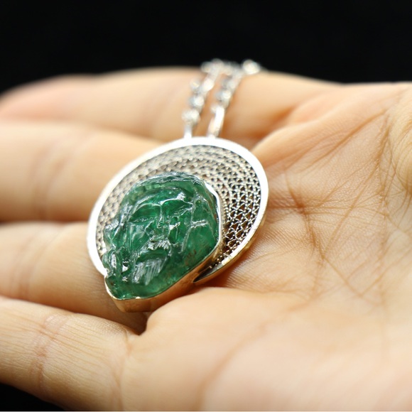NRCHR Jewelry - Jesus Emerald Pendant. Colombian Emerald with silver chain. Unique piece
